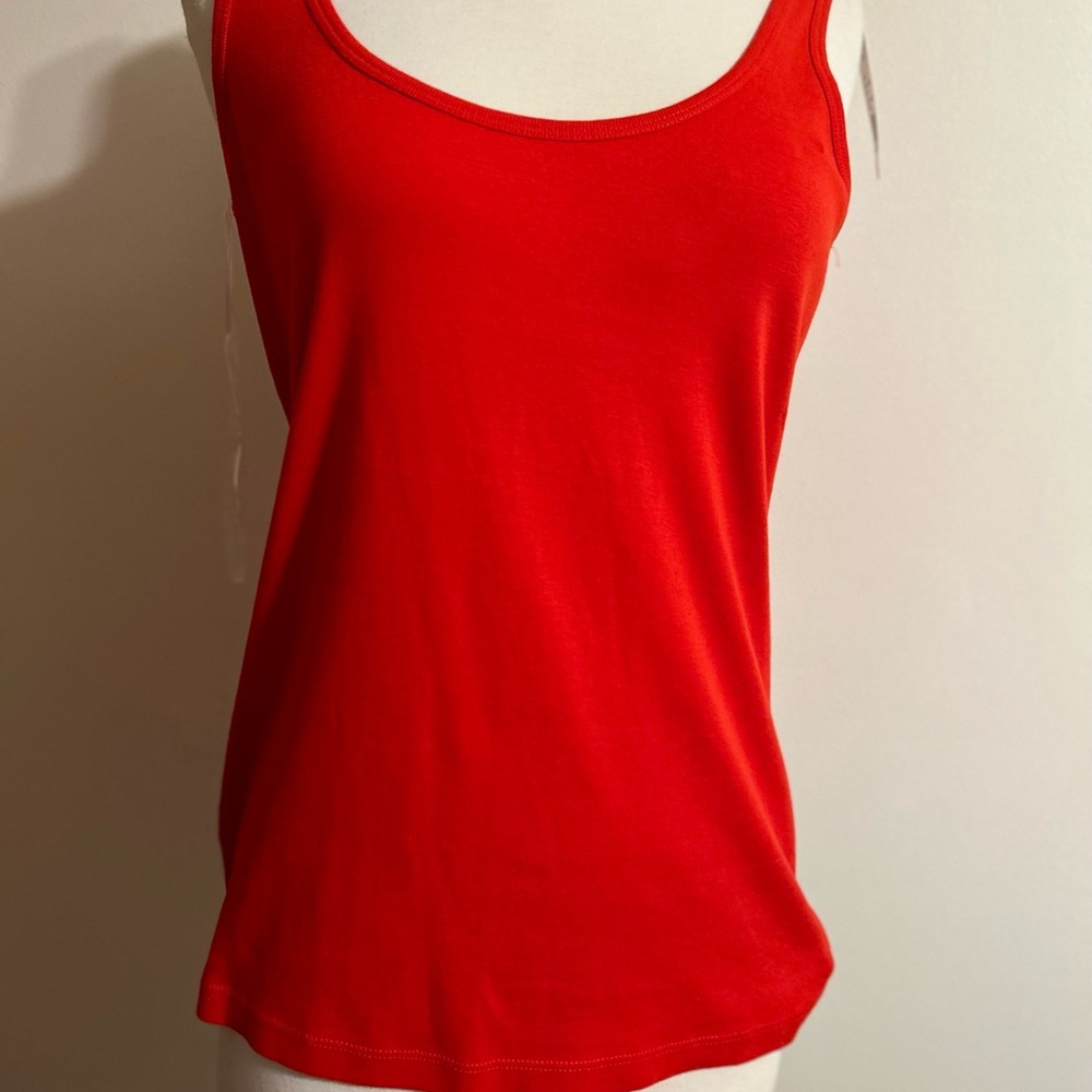 NWT Crown Ivy sleeveless scoop neck tank.